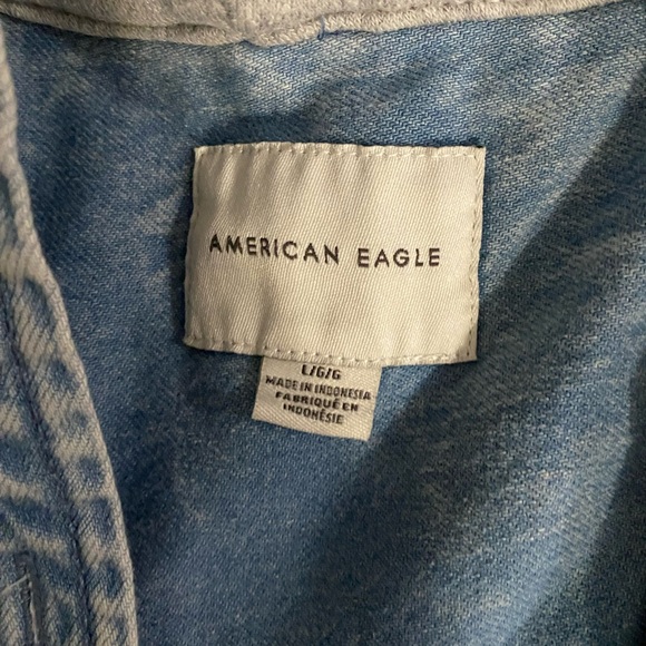 American Eagle Bleached Denim Cropped Hooded Jean Jacket - Picture 6 of 9
